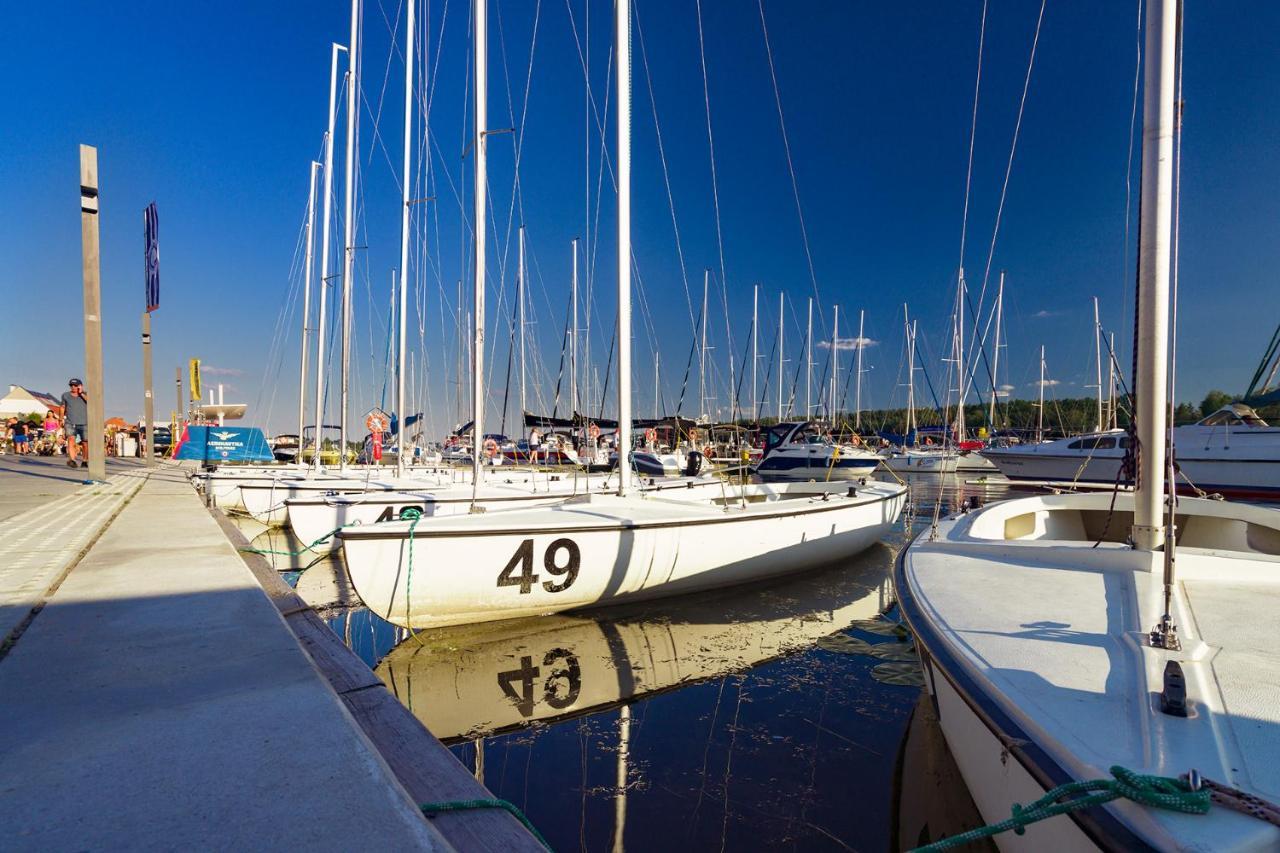 الشقق الفندقية Mikołajkiفي  Kamienica Portowa المظهر الخارجي الصورة